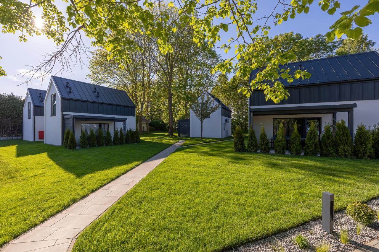 Domki Villa Hoff Resort Trzęsacz Exterior foto