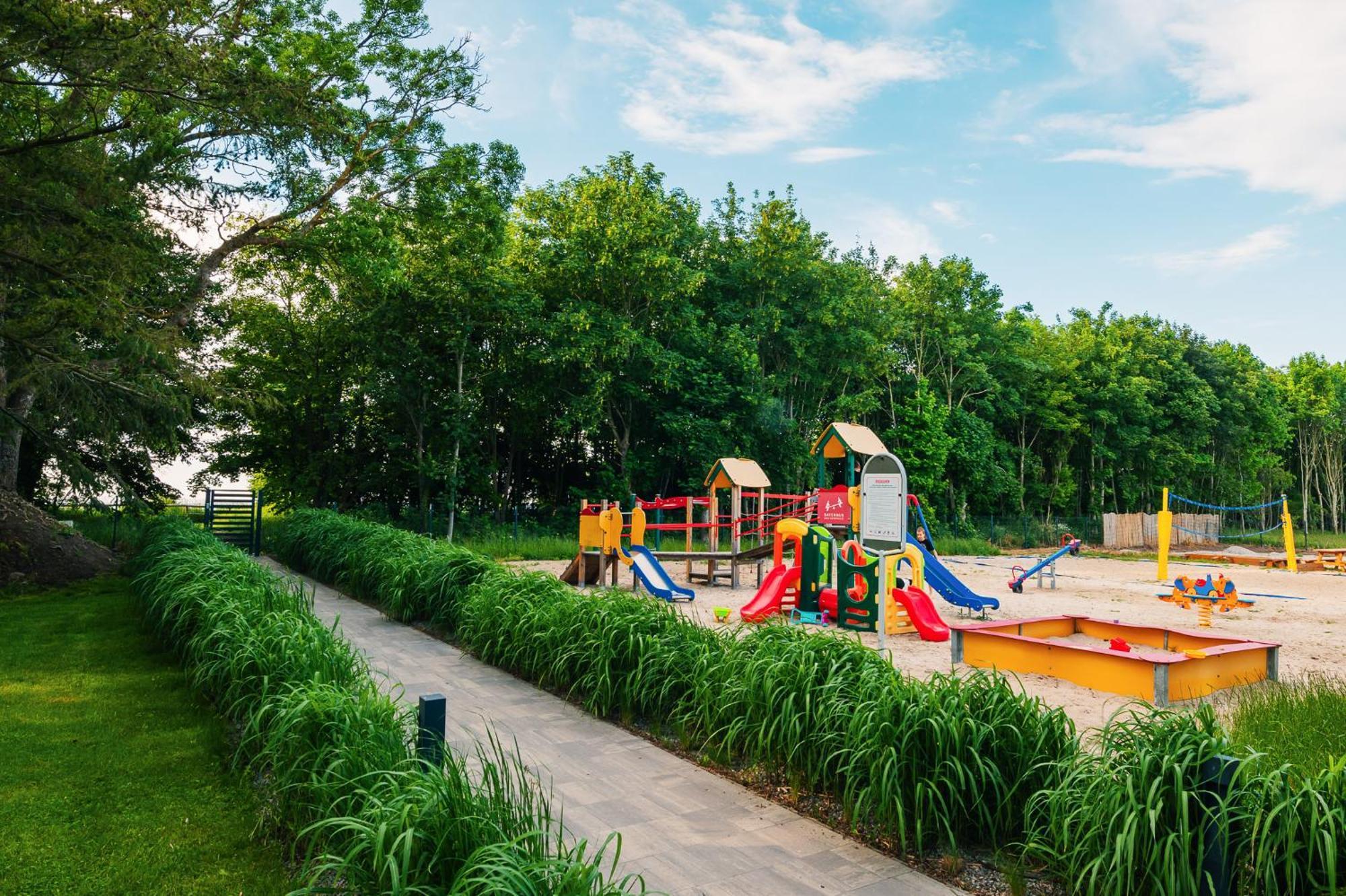 Domki Villa Hoff Resort Trzęsacz Exterior foto